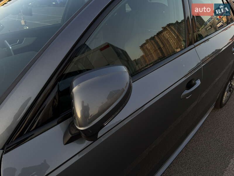 Седан Audi A4 2018 в Киеве