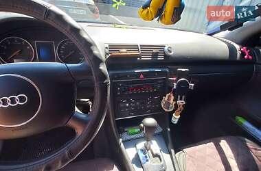 Седан Audi A4 2001 в 