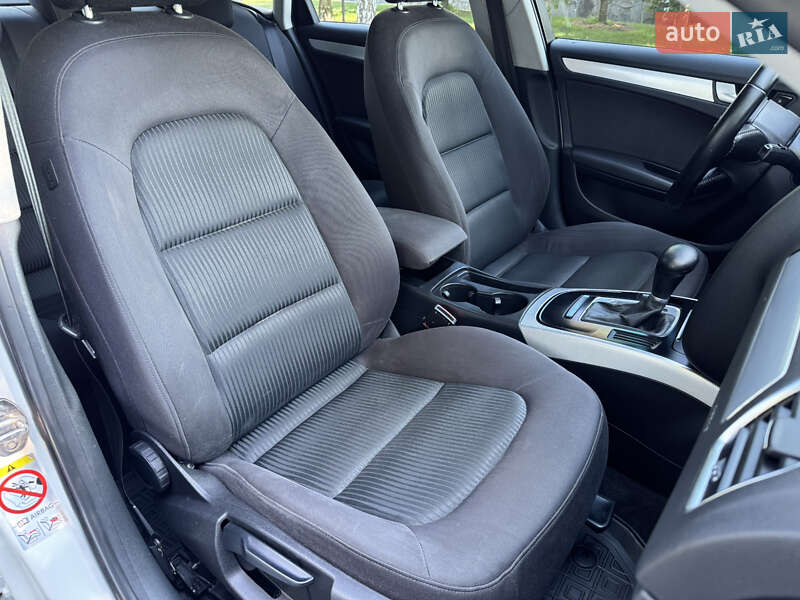 Седан Audi A4 2010 в Луцке