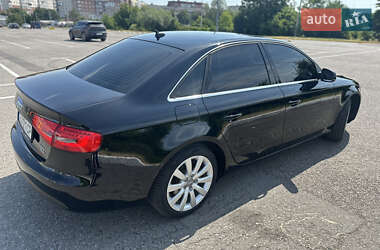 Седан Audi A4 2012 в 