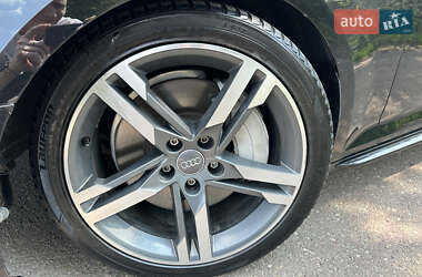 Седан Audi A4 2018 в 