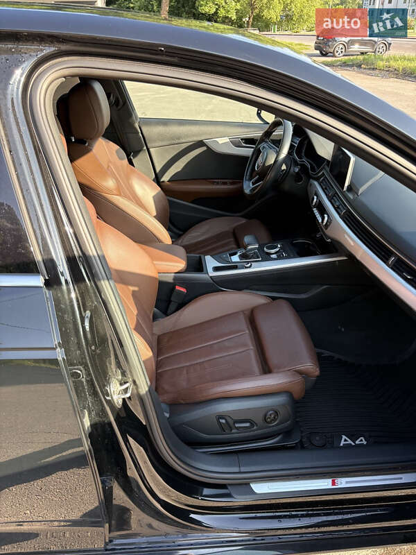 Седан Audi A4 2019 в Львові