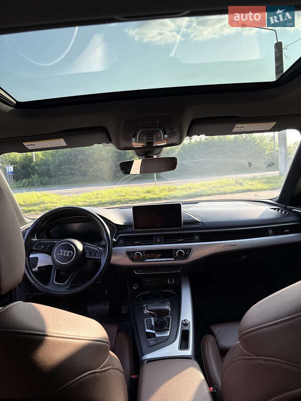 Седан Audi A4 2019 в Львові