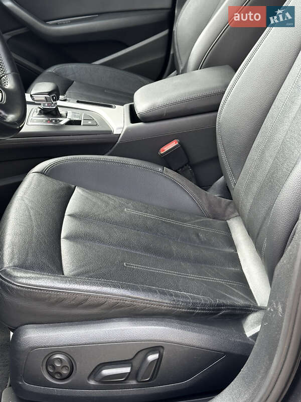 Седан Audi A4 2016 в Львове