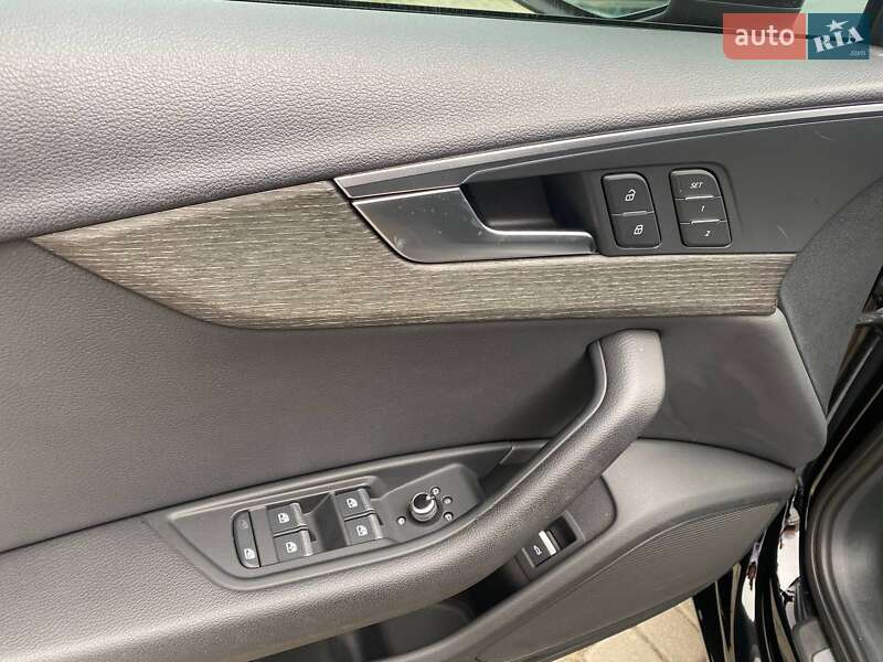 Седан Audi A4 2019 в Львові