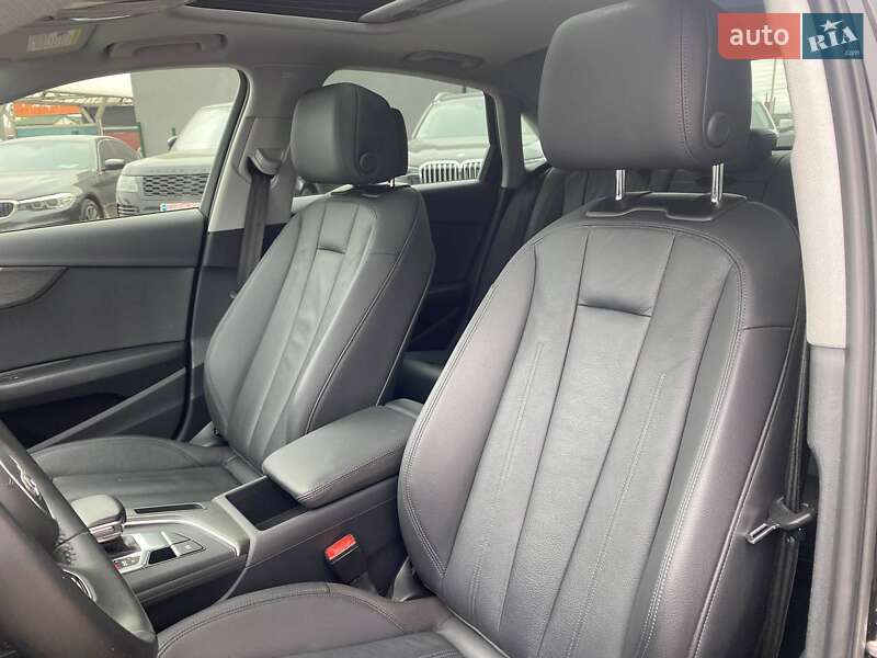 Седан Audi A4 2019 в Львові