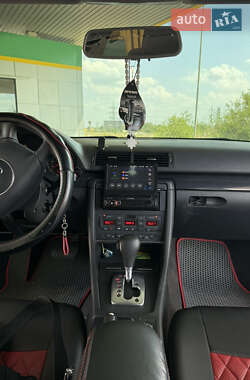 Седан Audi A4 2004 в 
