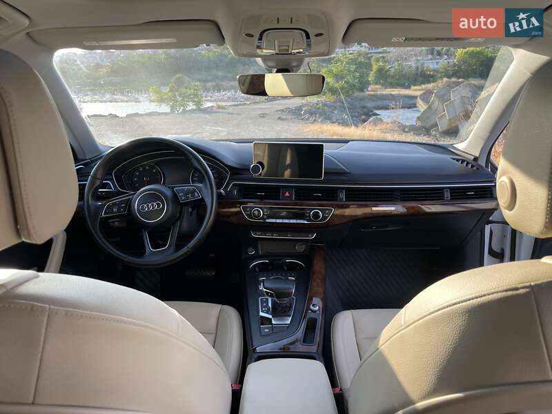 Седан Audi A4 2016 в Кременчуге