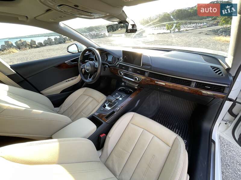Седан Audi A4 2016 в Кременчуге