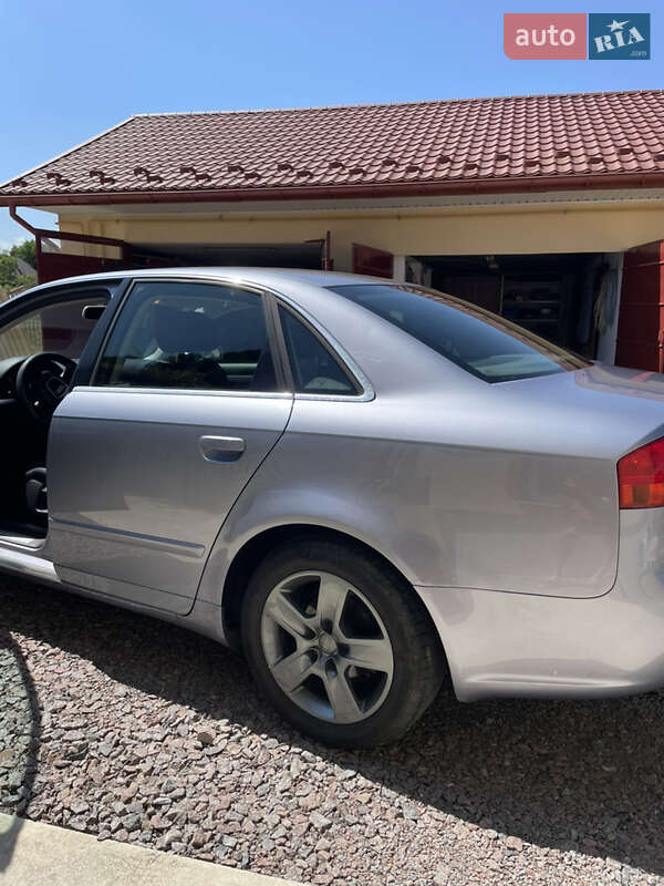 Седан Audi A4 2004 в Стрию