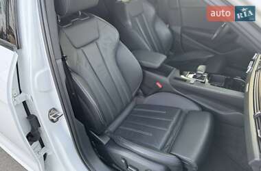 Седан Audi A4 2019 в 