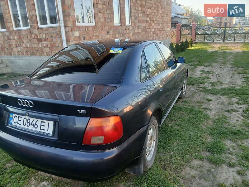 Седан Audi A4 1996 в Чернівцях