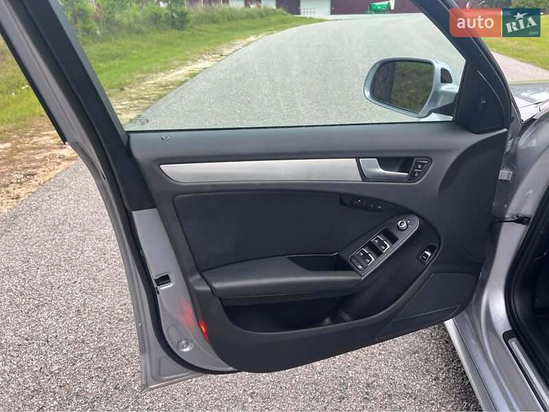 Седан Audi A4 2015 в Киеве