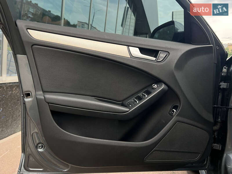 Седан Audi A4 2014 в Києві