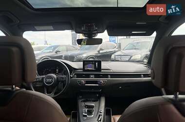 Седан Audi A4 2019 в 