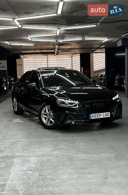 Седан Audi A4 2022 в 