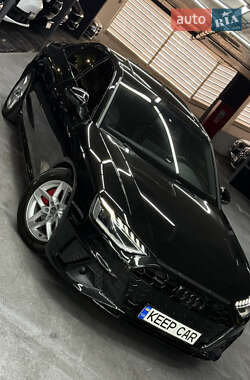 Седан Audi A4 2022 в 