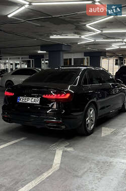 Седан Audi A4 2022 в 