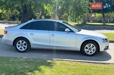 Седан Audi A4 2013 в 