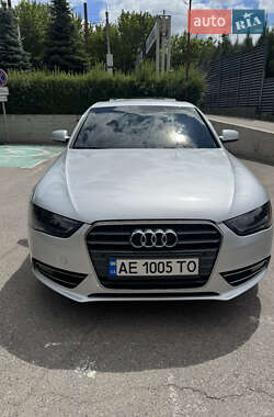 Седан Audi A4 2012 в Днепре