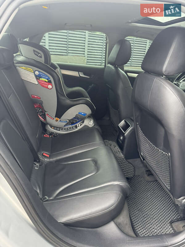 Седан Audi A4 2012 в Дніпрі