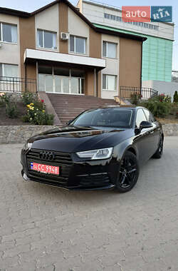 Седан Audi A4 2017 в 