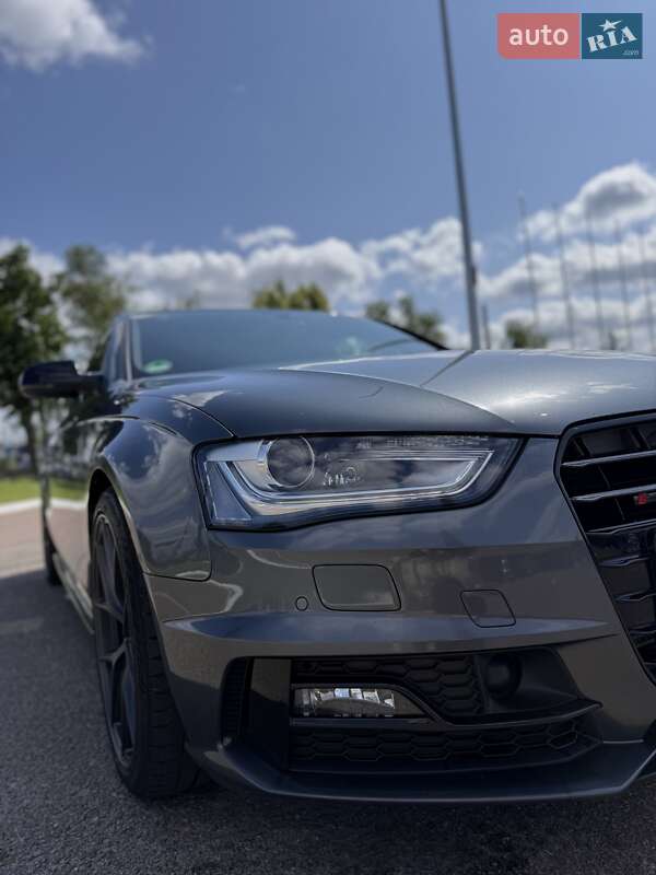 Універсал Audi A4 2015 в Житомирі