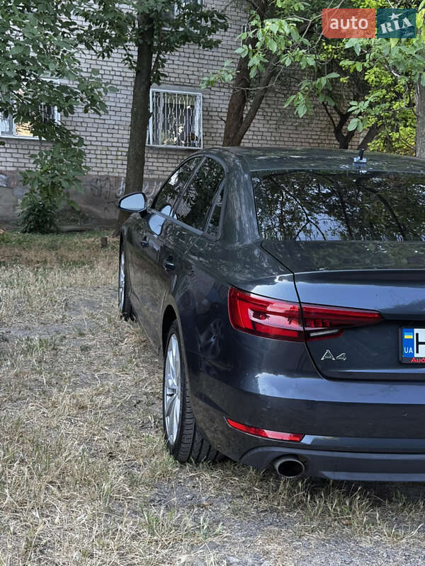 Седан Audi A4 2017 в Николаеве