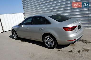 Седан Audi A4 2016 в 