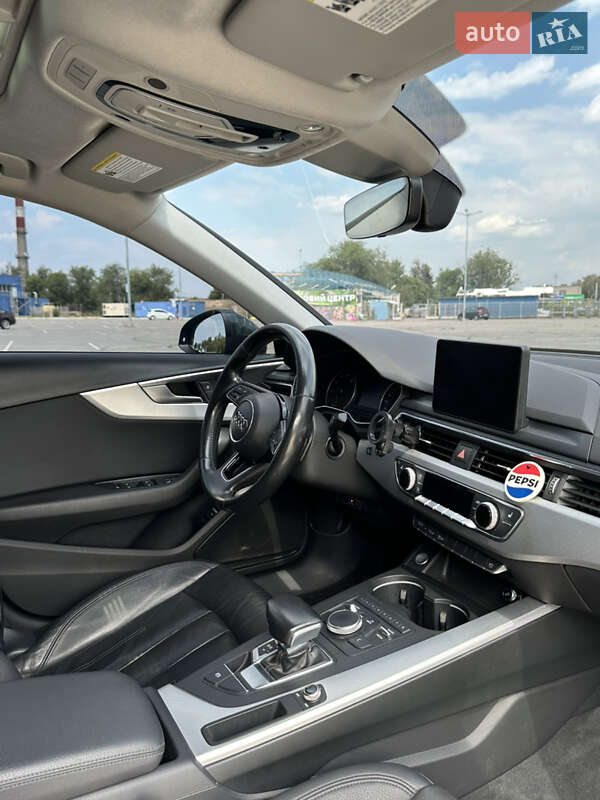 Седан Audi A4 2016 в Днепре