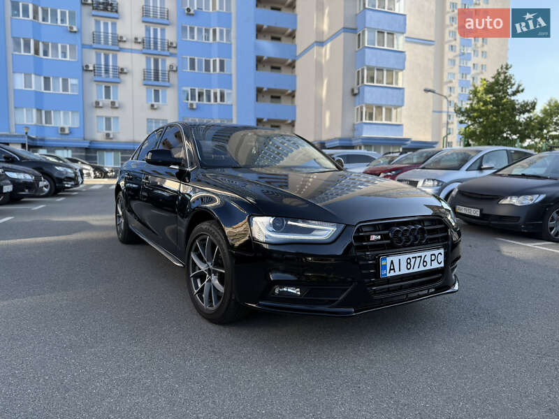 Audi A4 2014