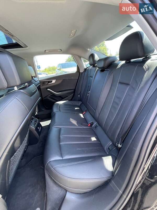 Седан Audi A4 2019 в Львове