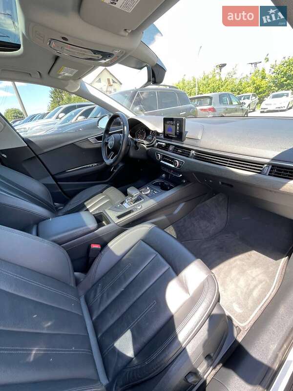 Седан Audi A4 2019 в Львове