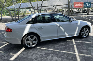 Седан Audi A4 2015 в 