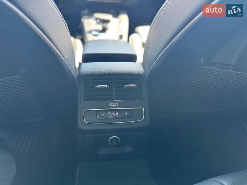 Седан Audi A4 2017 в Львове