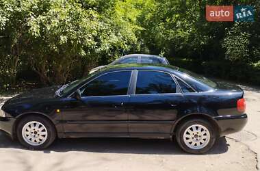 Седан Audi A4 1998 в 