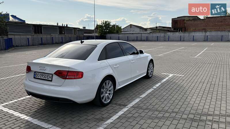 Седан Audi A4 2012 в Тернополе