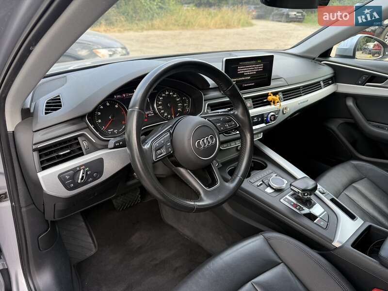 Седан Audi A4 2015 в Львові
