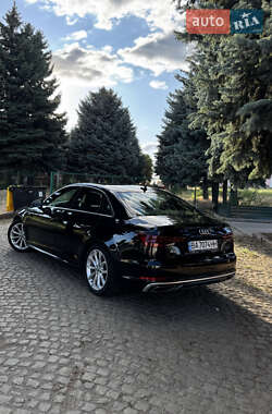 Седан Audi A4 2019 в 