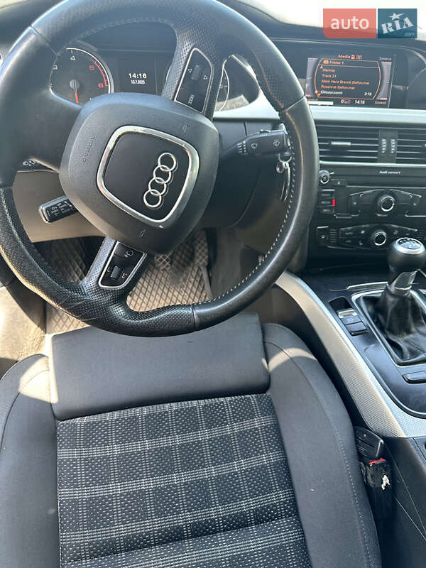 Седан Audi A4 2011 в Кременці