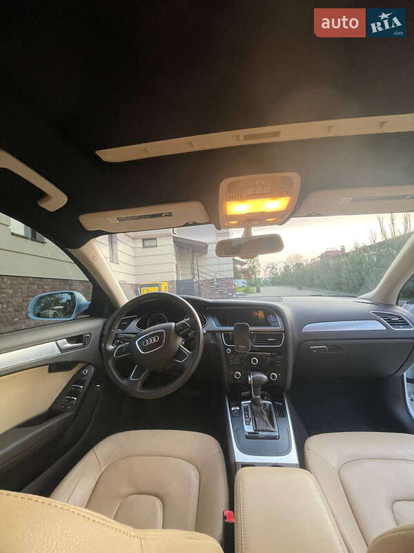 Седан Audi A4 2012 в Киеве
