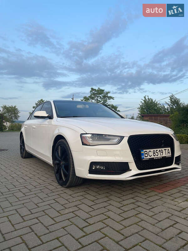 Седан Audi A4 2012 в Киеве