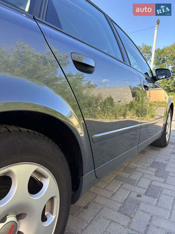 Седан Audi A4 2003 в Ровно