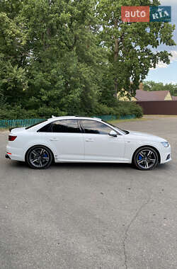 Седан Audi A4 2016 в 
