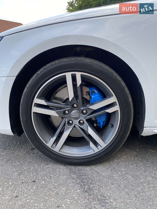 Седан Audi A4 2016 в Києві