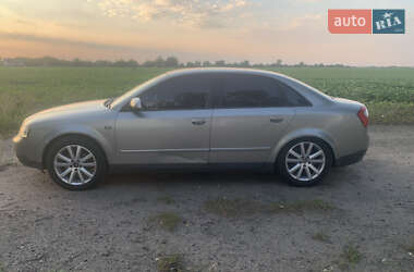 Седан Audi A4 2001 в 