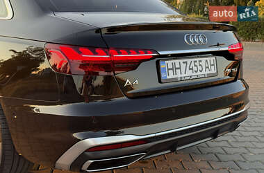 Седан Audi A4 2022 в 