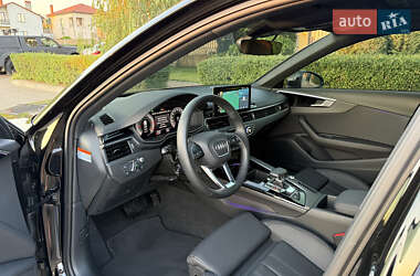 Седан Audi A4 2022 в 