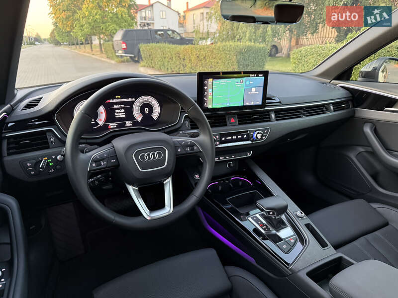 Седан Audi A4 2022 в Одесі
