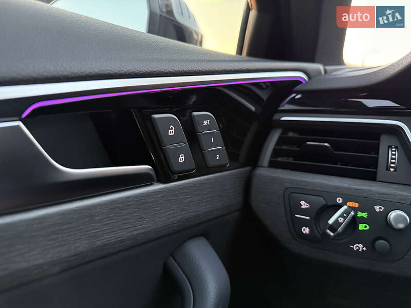 Седан Audi A4 2022 в Одесі